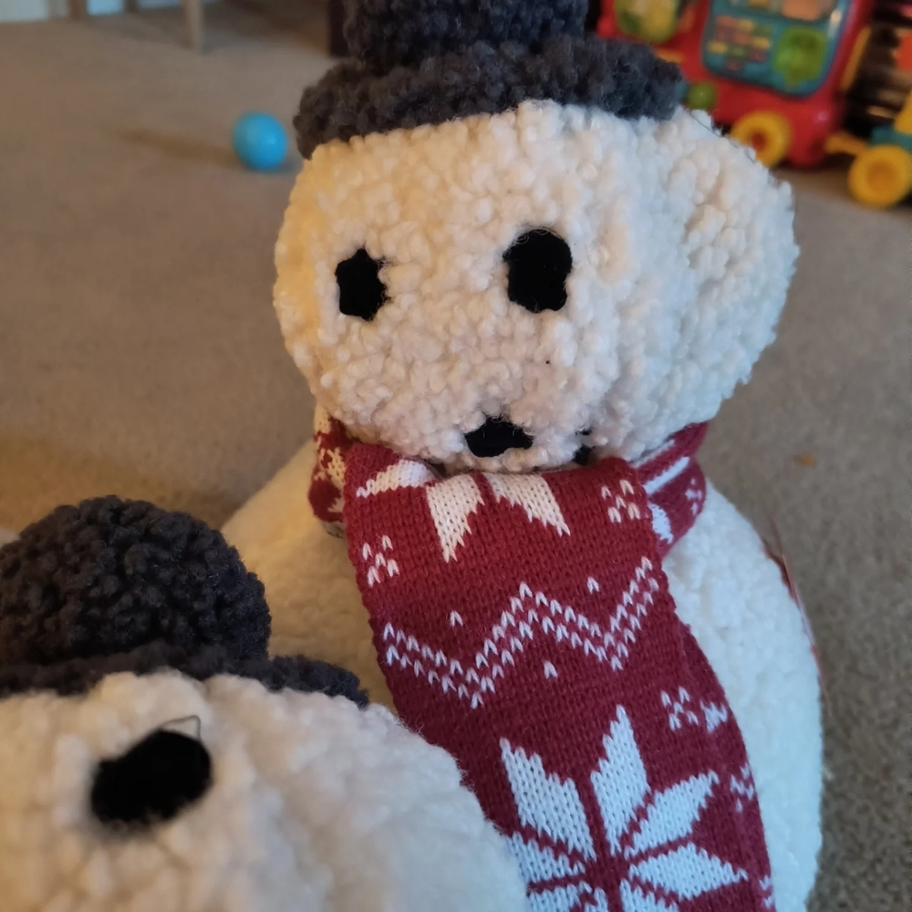 Aldi Sherpa snowman funny viral man bun derp snowderp winter scarf pottery barn - Picture 6 of 6